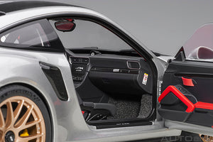 PORSCHE 911 (991.2) GT2 RS, Weissach Package (GT Silver)