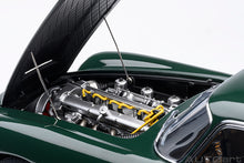 Load image into Gallery viewer, ASTON MARTIN DB5 (British Racing Green)