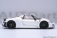 Load image into Gallery viewer, PORSCHE 918 SPYDER, Weissach Package (White / Red interior)