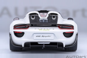 PORSCHE 918 SPYDER, Weissach Package (White / Red interior)