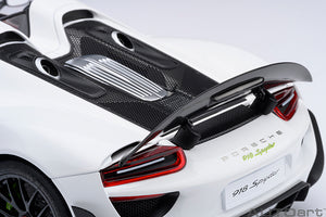 PORSCHE 918 SPYDER, Weissach Package (White / Red interior)