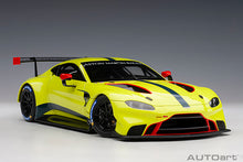 Load image into Gallery viewer, ASTON MARTIN VANTAGE GTE LE MANS PRO 2018 PRESENTATION CAR (GREEN WITH STRIPES/A) *sealed body composite*